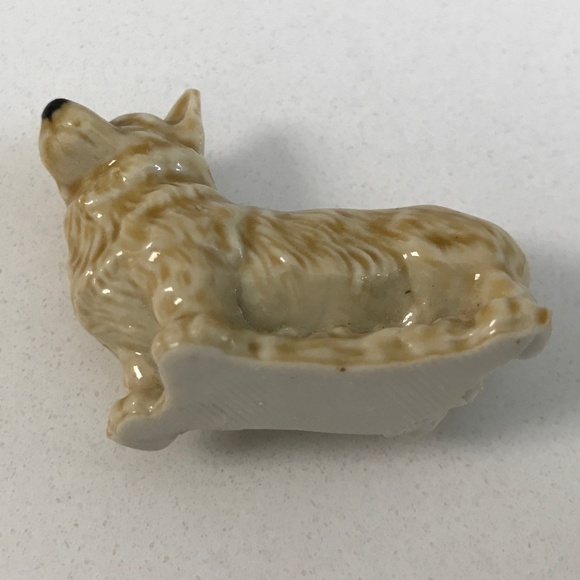 Vintage Wade of England Whimsies Tan Corgi Dog Figurine - Picture 2 of 5
